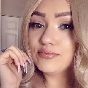 Meet your Posher, Gabriela